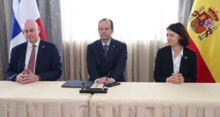 Canciller Martínez-Acha en la firma de la Alianza para el Desarrollo Sostenible entre Panamá y España