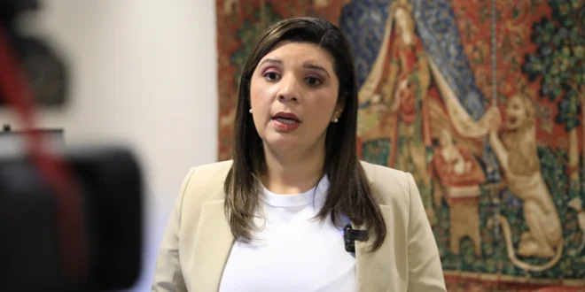 Ministra de Trabajo Jackeline Muñoz