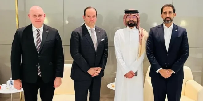 Ministro Javier Martínez-Acha recibido por autoridades diplomáticas en Doha, Qatar