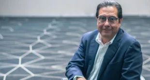 Martín Torrijos analizando la situación de los activos estratégicos en Panamá