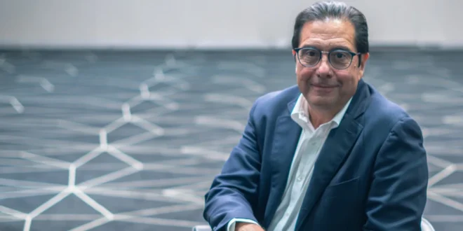 Martín Torrijos analizando la situación de los activos estratégicos en Panamá