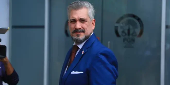 Representantes de Meduca presentan denuncia oficial por falsificación de diplomas ante el Ministerio Público.