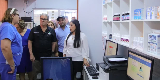 Ministro Boyd Galindo en reunión con concejales y personal de salud en el distrito de Ocú