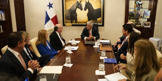 Presidente Mulino y Ilan Goldfajn del BID en reunión de gobernadores en Panamá