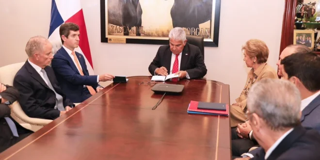 El presidente José Raúl Mulino en reunión estratégica con el Consejo Nacional de Relaciones Exteriores de Panamá