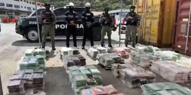 Agentes de la Policía Nacional realizando operativos de control y seguridad ciudadana