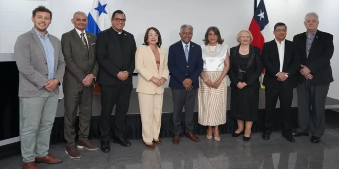 Firma de convenio entre Panamá y Chile para el desarrollo de LatamGPT