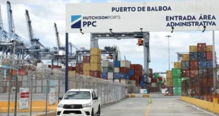 Terminal de contenedores operada por Panama Ports Company en el Canal de Panamá