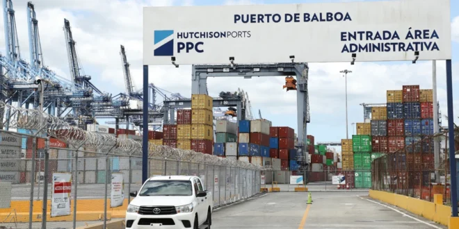 Terminal de contenedores operada por Panama Ports Company en el Canal de Panamá