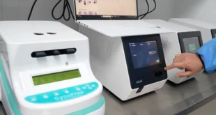 Equipo médico con tecnología Noul en el Policentro de San Isidro para diagnóstico de cáncer