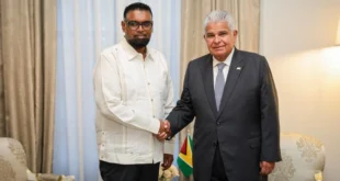 Presidente Mulino y Mohamed Irfaan Ali en el Palacio de las Garzas de Panamá