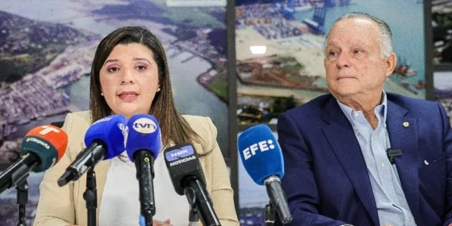 Ministra de Trabajo, Jackeline Muñoz, junto a Alberto Alemán Zubieta, coordinador de Transición de Puertos