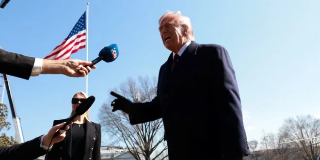 Donald Trump comparece ante los medios para hablar sobre la situación política en Cuba