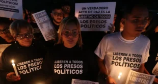 Familiares de presos políticos en vigilia