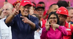 Delcy y Jorge Rodríguez en un acto de PDVSA