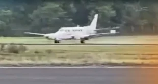 Aeronave Beechcraft King Air tras aterrizaje de emergencia en Panamá supervisado por la AAC