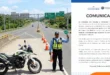 Agente de la ATTT gestionando el tráfico en una autopista despejada de Panamá