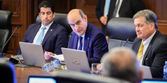 Sesión del Consejo de Gabinete de Panamá discutiendo fondos públicos