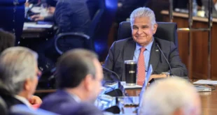 Sesión del Consejo de Gabinete de Panamá discutiendo temas económicos y financieros