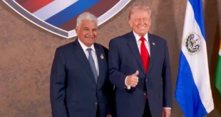Saludo entre Donald Trump y José Raúl Mulino en la cumbre Escudo de las Américas en Miami