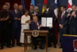 Donald Trump en la cumbre Escudo de las Américas junto a líderes regionales firmando un acuerdo militar