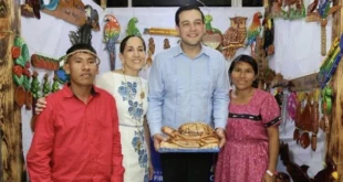 Embajador Kevin Cabrera y la ministra de cultura Maruja Herrera en la inauguración de la Feria Internacional de David