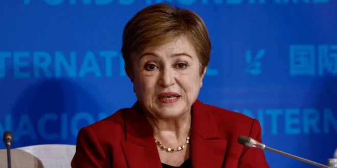Kristalina Georgieva, directora del FMI, analizando riesgos económicos globales