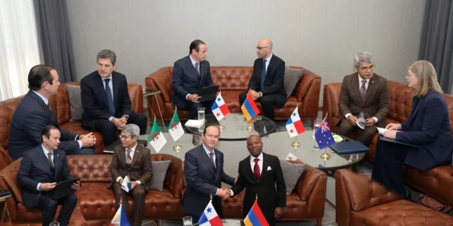 Javier Martínez-Acha en reunión diplomática con embajadores en México