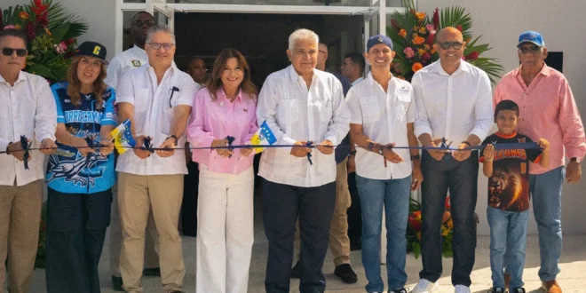 Presidente José Raúl Mulino en la inauguración del Estadio Mariano Bula en Colón