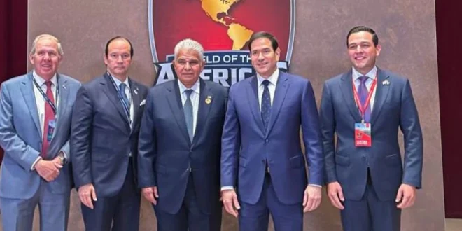 Embajador Kevin Cabrera y el presidente José Raúl Mulino en la Cumbre del Escudo de las Américas
