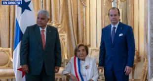 Mayín Correa recibe la condecoración Gran Cruz de la Orden Belisario Porras de manos del presidente José Raúl Mulino.