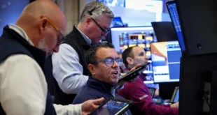 Caída de los mercados financieros globales por el alza del petróleo y tensiones geopolíticas.