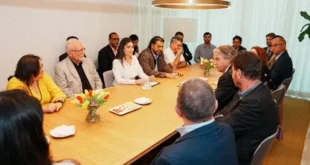 Representantes del MICI y embajada de Países Bajos en mesa redonda sobre semiconductores en Panamá