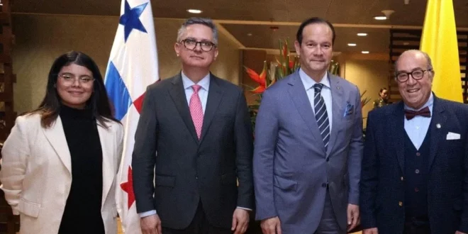 Canciller de Panamá Javier Martínez-Acha Vásquez en el Foro CELAC-África en Bogotá