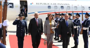 Presidente de Panamá José Raúl Mulino recibido en el aeropuerto de Santiago de Chile