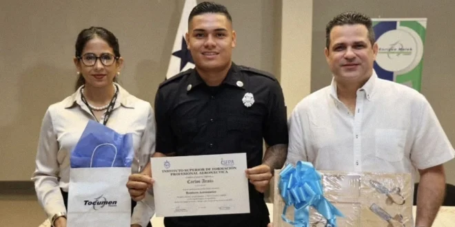 Graduación de bomberos aeronáuticos en el Aeropuerto Internacional Enrique Malek de Chiriquí