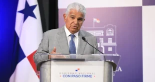 Presidente José Raúl Mulino anunciando medidas sobre el precio del combustible en Panamá