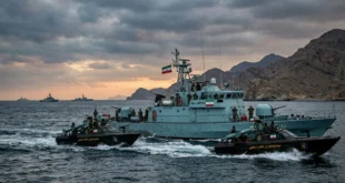 Buques de la Guardia Revolucionaria iraní patrullando el estrecho de Ormuz bajo tensión internacional