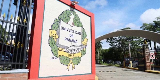 Digitalización de diplomas en la Universidad de Panamá