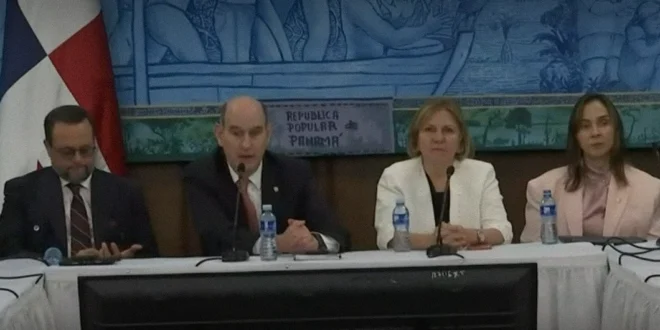 Reunión de autoridades y transportistas en la Presidencia de Panamá por subsidio de combustible