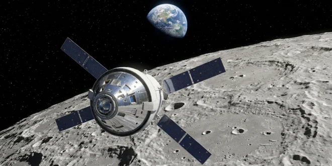 La cápsula Orion de la misión Artemis II orbitando la Luna con la Tierra de fondo