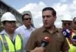 El embajador Kevin Cabrera durante la inspección técnica en el Puente de las Américas