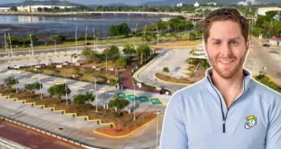 Vista panorámica de la Cinta Costera 3 en Ciudad de Panamá con señalización de estacionamientos