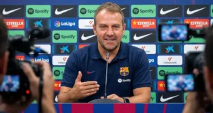 Hansi Flick durante una rueda de prensa como entrenador del FC Barcelona
