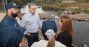 Director del IDAAN supervisando planta potabilizadora en Herrera