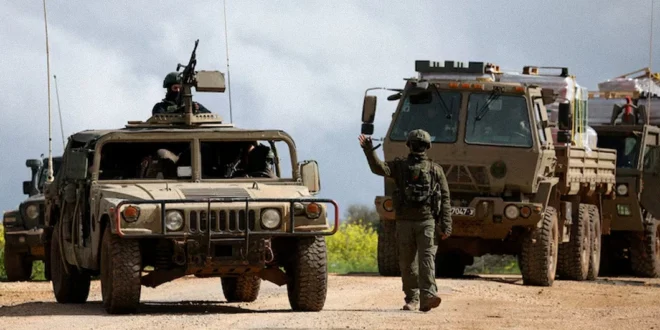 Soldado israelí en la frontera norte durante la ofensiva contra posiciones de Hezbollah en el Líbano.