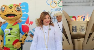 Primera Dama de Panamá durante el acto en el Parque Omar