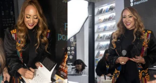 Jessica Canto durante la presentación de su novela Forjada por el fuego en la FILBo