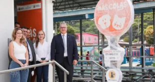 Ministro Juan Carlos Orillac inspeccionando las instalaciones de la Clínica Hospital de Bienestar Animal Más Colas.