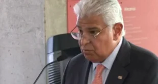 José Raúl Mulino en la firma del acuerdo entre Copa Airlines y Boeing